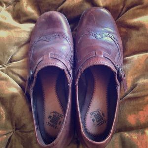 Earth origins leather slip-ons